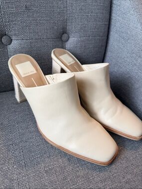 Dolce Vita Cream Parez Block Heel Mules in Cream